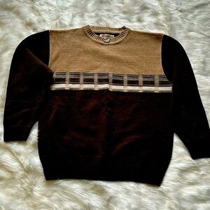 Musingwear medium sweater